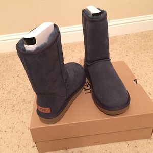 UGG classic short II